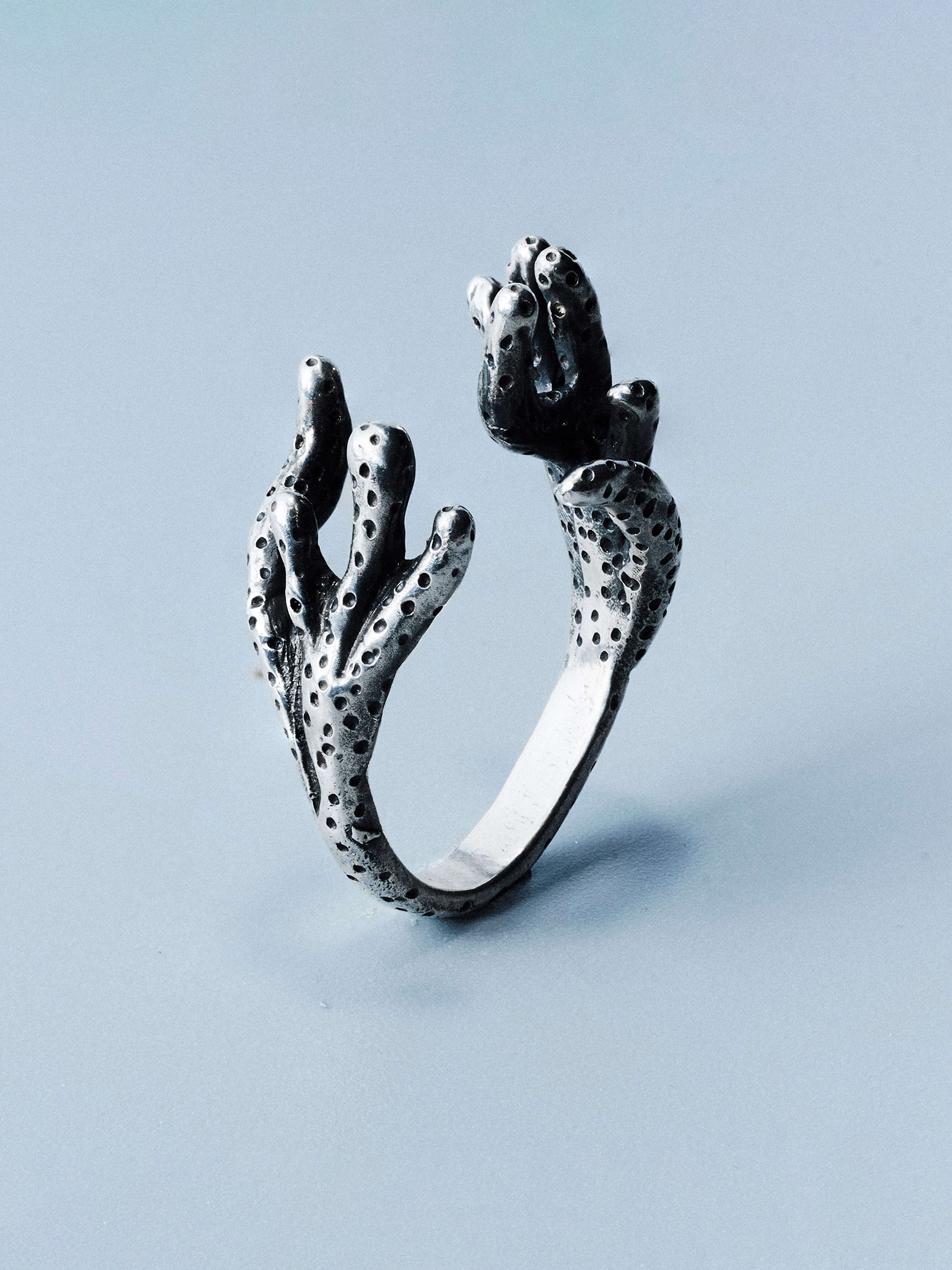 UNDERTOW RING